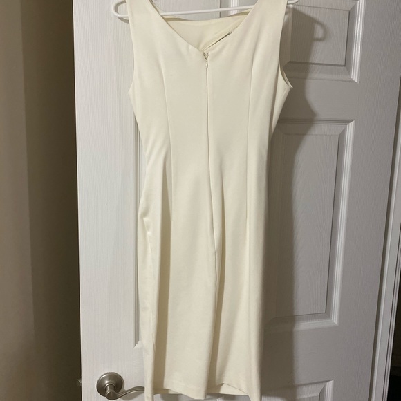 Knee-length formal dress - Picture 2 of 4